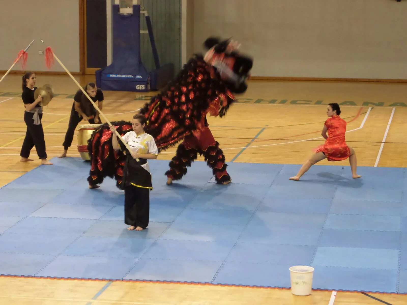 Exhibición de Kung Fu en la Feria del Turismo
